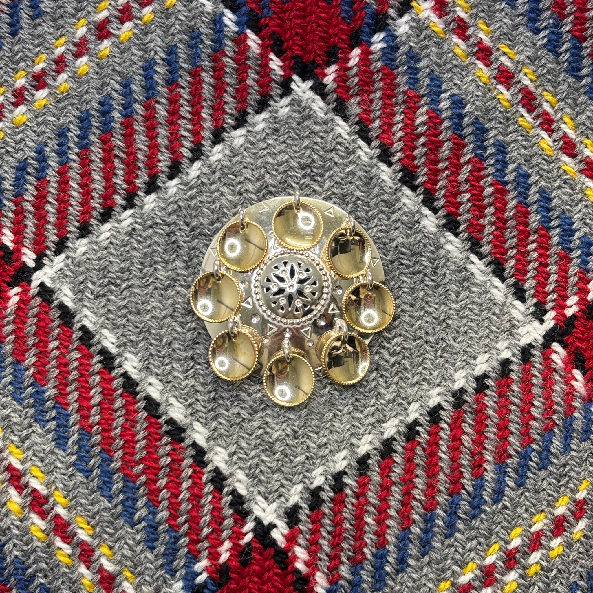 Risku Muohta 5 cm, kultaiset laukkaset, Erica Huuva - Image 3