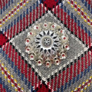 Risku Muohta 8 cm, punaiset kivet, Erica Huuva