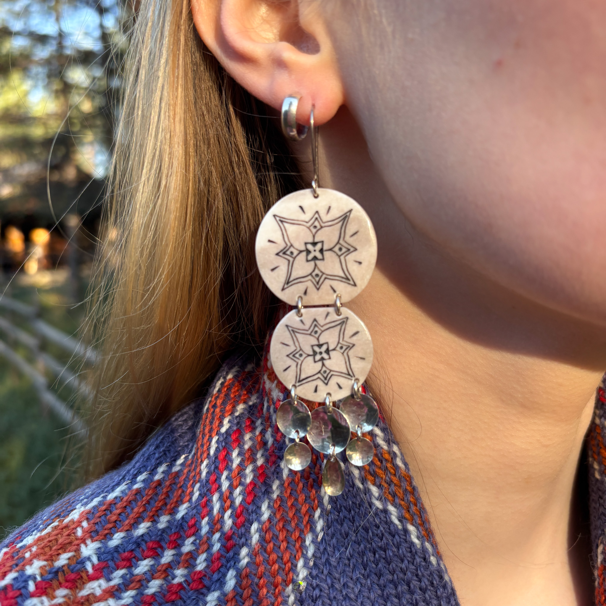 Ilmari Tapiola, Korvakorut, kaksiosainen laukkasilla