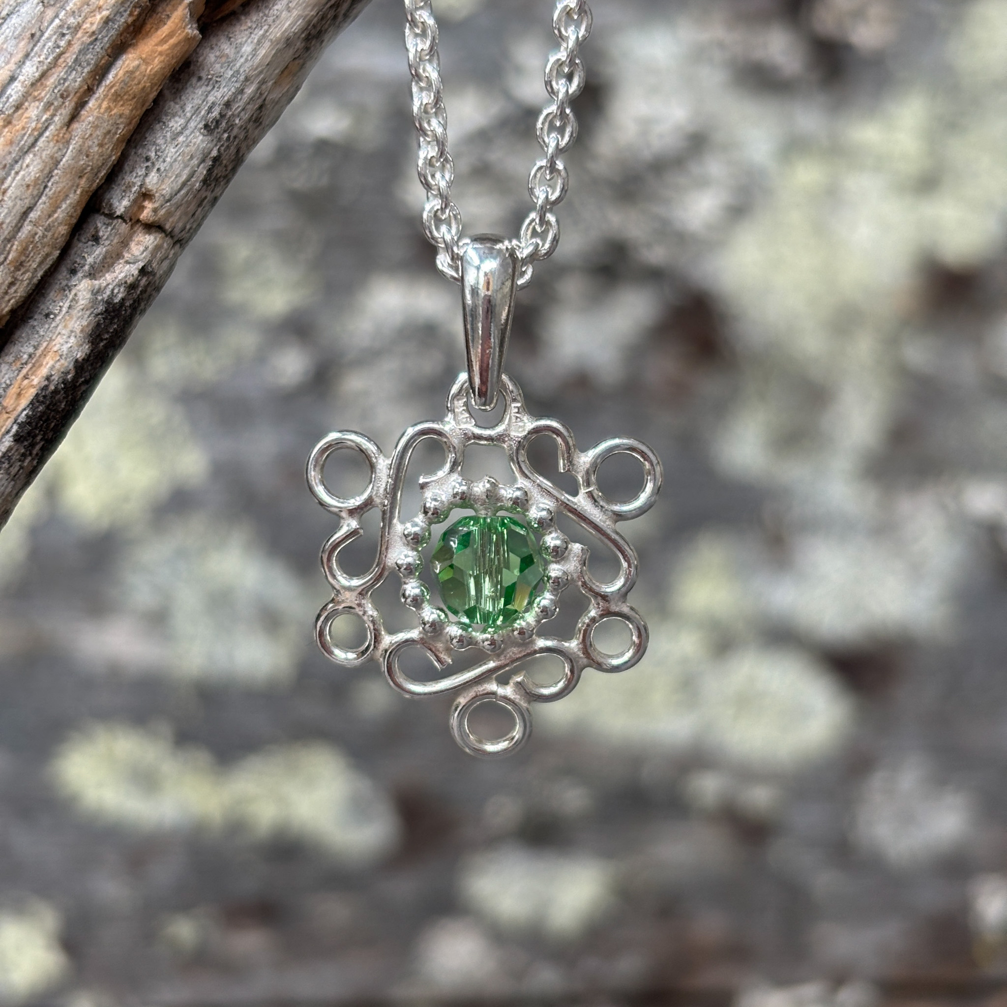 Muorjjit -riipus, vaaleanvihreä, Haraldin paja