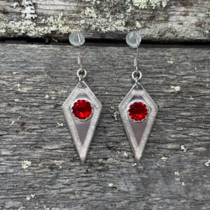 Utsjoen timantit korvakorut, punainen, Haraldin paja