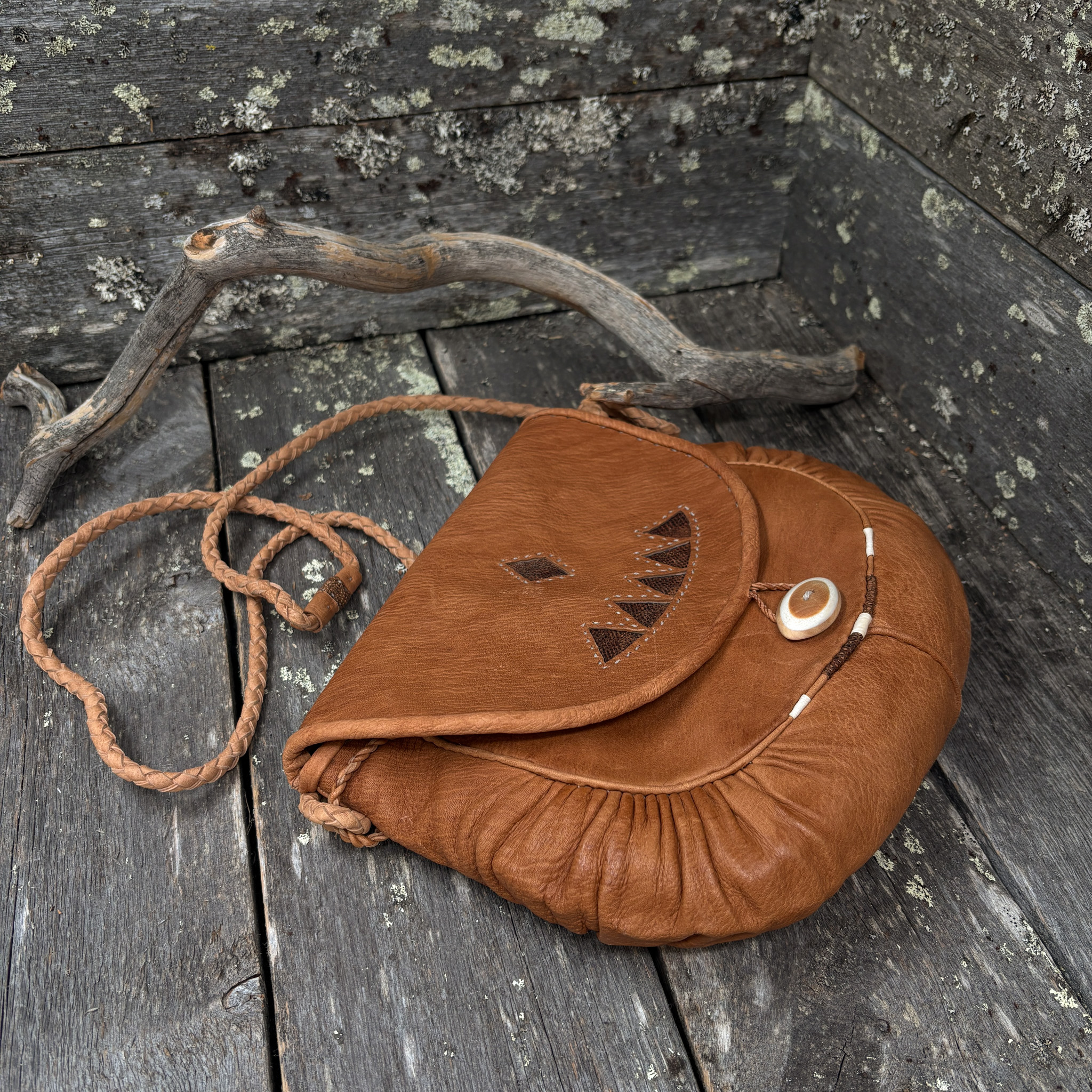 Iso käsilaukku madekoristeilla, Maria Aikio - Image 2