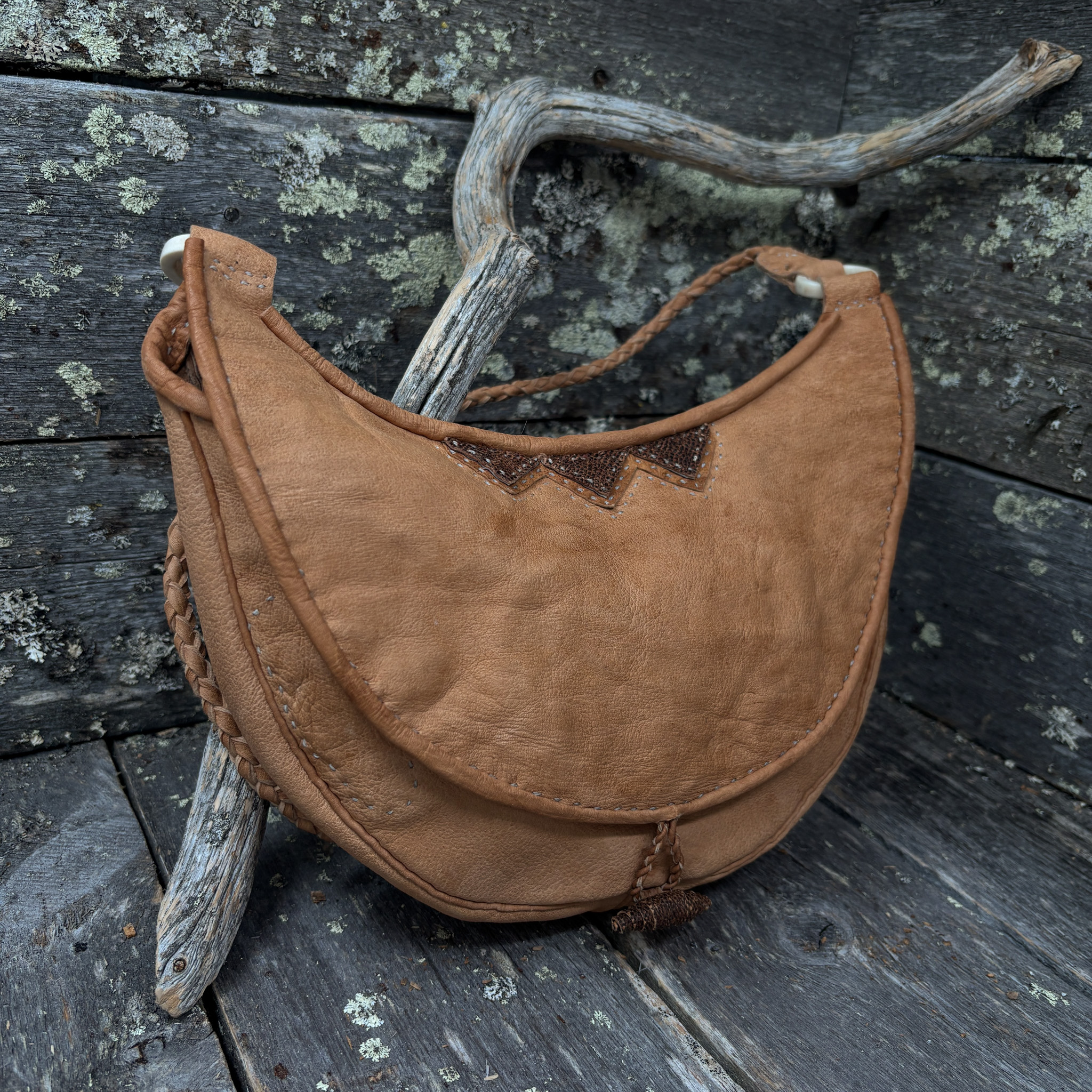 Tupakkalaukku madekoristeilla, Maria Aikio - Image 2