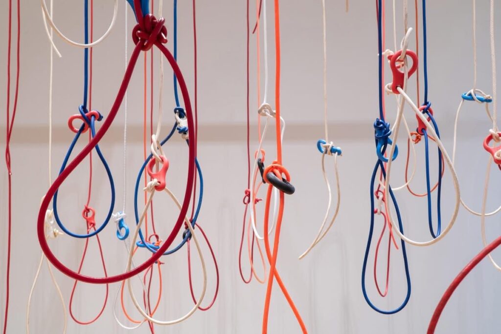 Saamelaisten kokemukset välittyvät Entiset ainoat -taidenäyttelyssä Kiasmassa